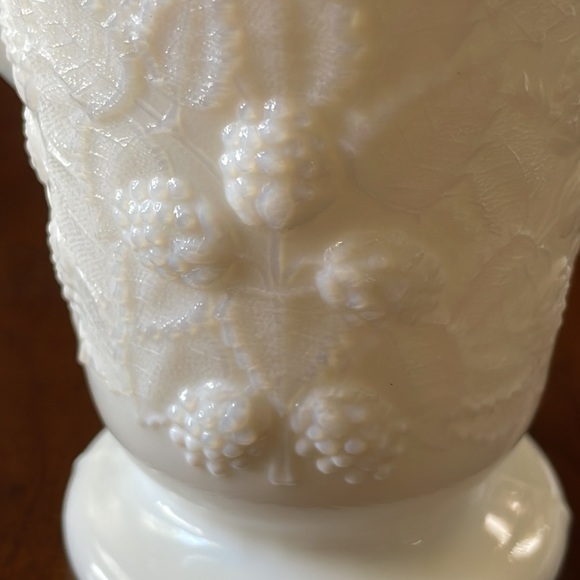 Antique EAPG Hobbs Brockunier MILK GLASS Spooner ca 1870 blackberry pattern - Picture 2 of 9